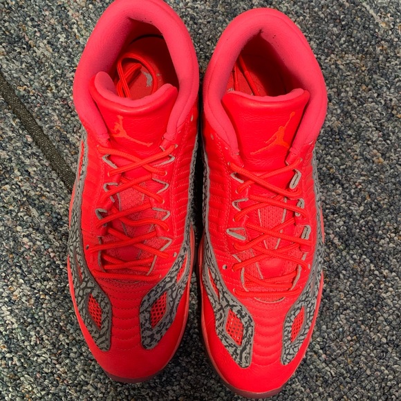 jordan 11 low ie flash crimson